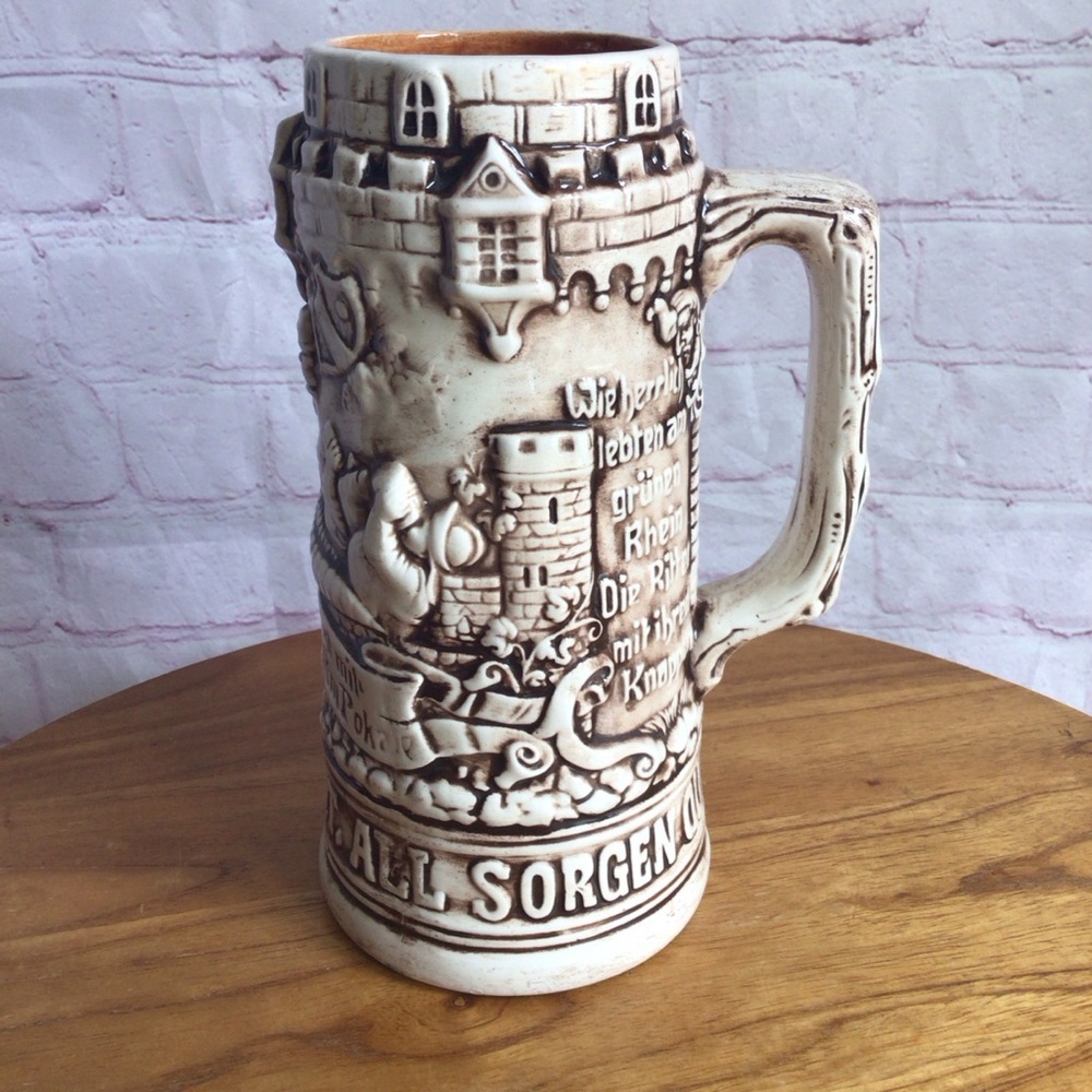 Vintage 1974 Holland Mold Ceramic Stein